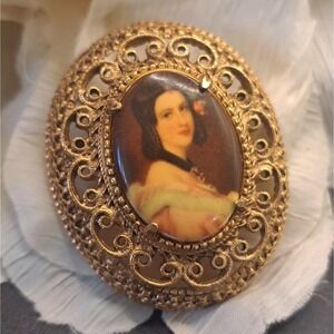 Vtg Signed FLORENZA Lady's Portrait Gold Tone Filigree Cameo Brooch Pin